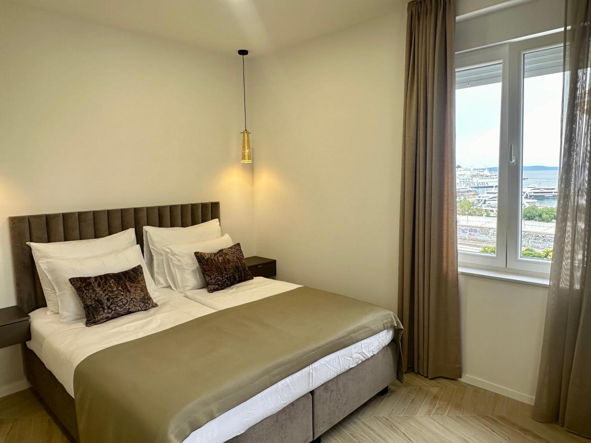 Mariani Luxury Rooms In Center Split Luaran gambar