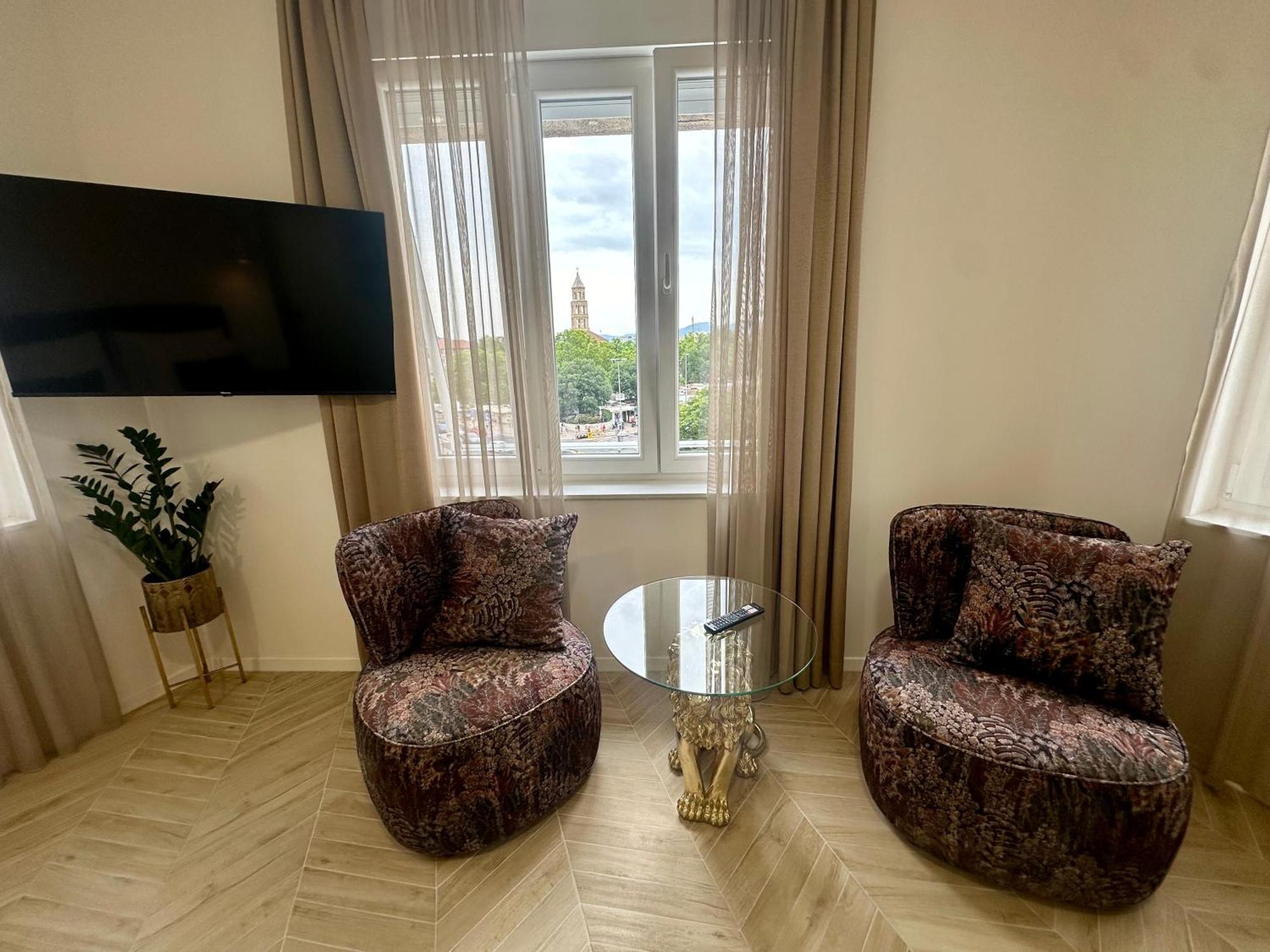 Mariani Luxury Rooms In Center Split Luaran gambar