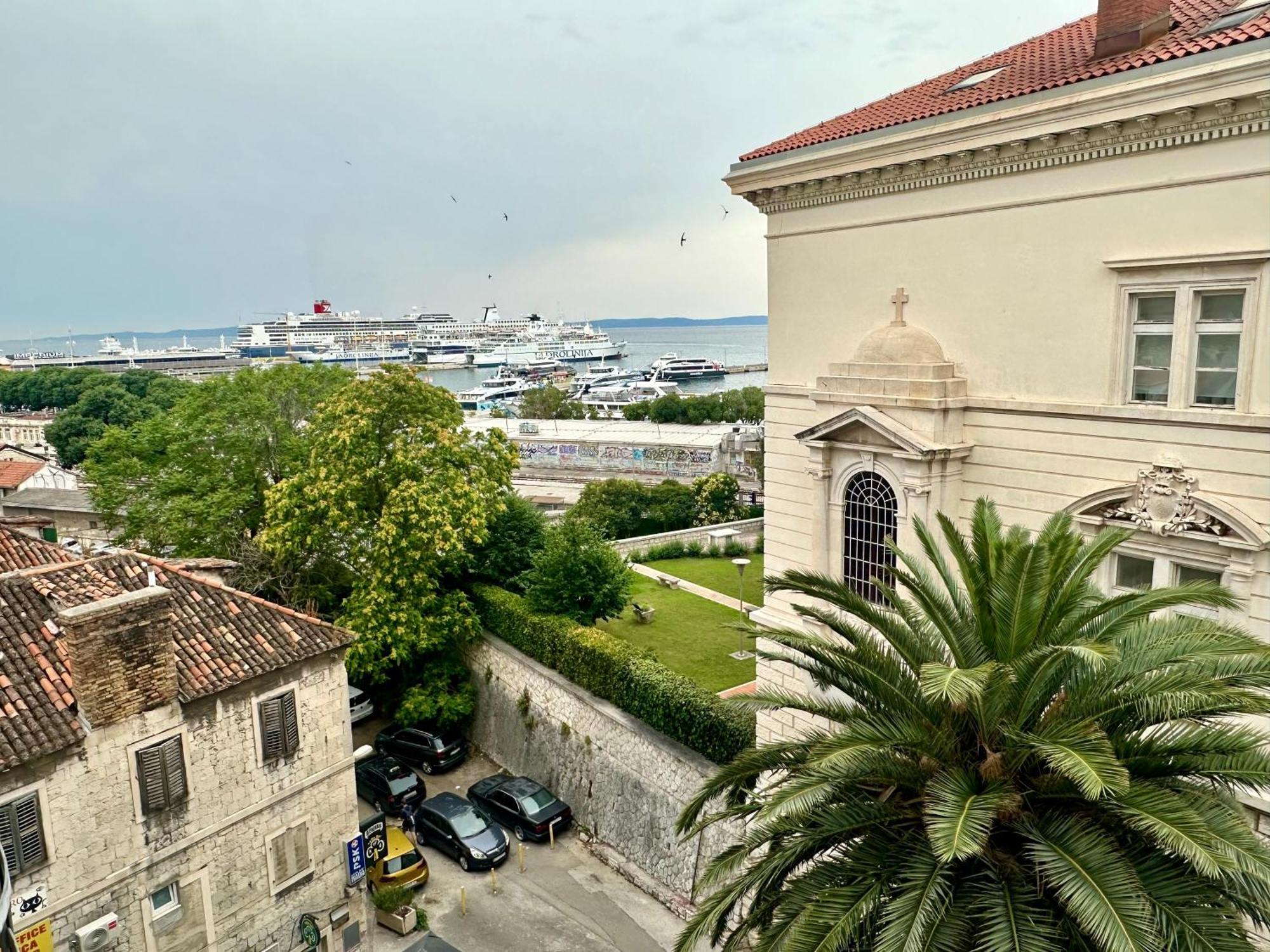 Mariani Luxury Rooms In Center Split Luaran gambar