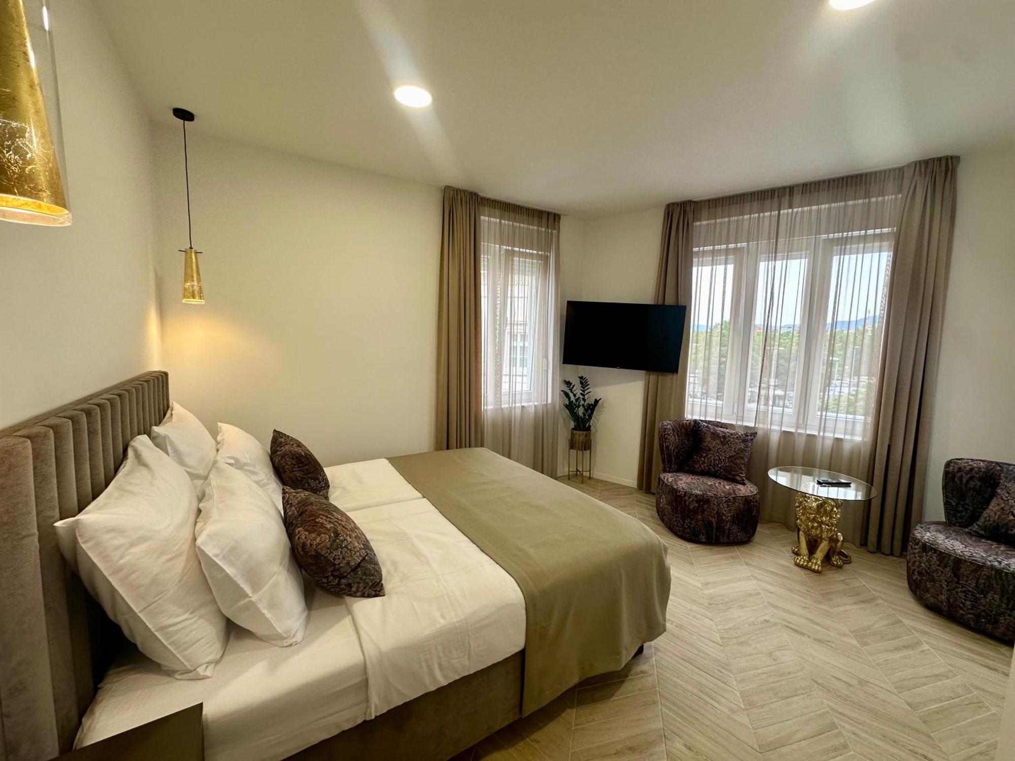 Mariani Luxury Rooms In Center Split Luaran gambar