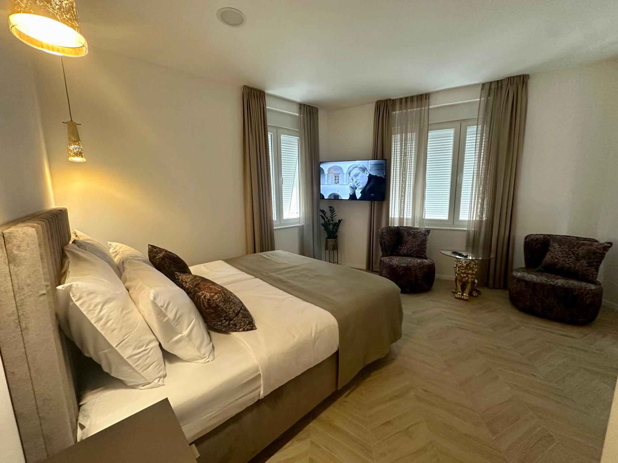 Mariani Luxury Rooms In Center Split Luaran gambar